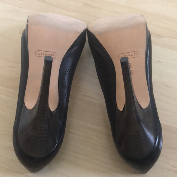 Coach leather perforated high heals - Picture 7 of 10